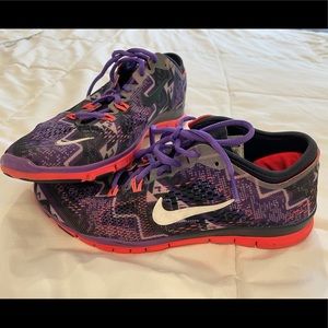 Size 8 Nike Free 5.0